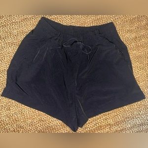 90 degrees by reflex.
Size large.